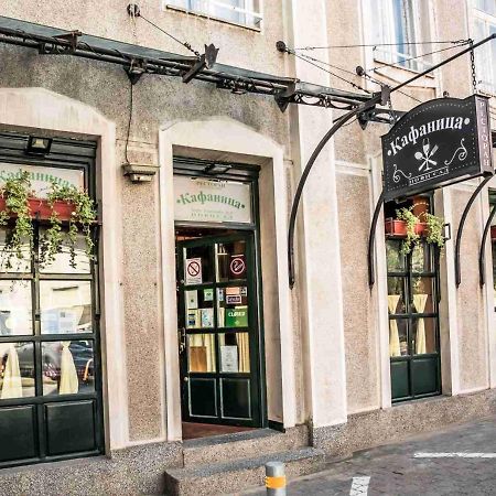 B&B Lakis&Takis Novi Sad Buitenkant foto