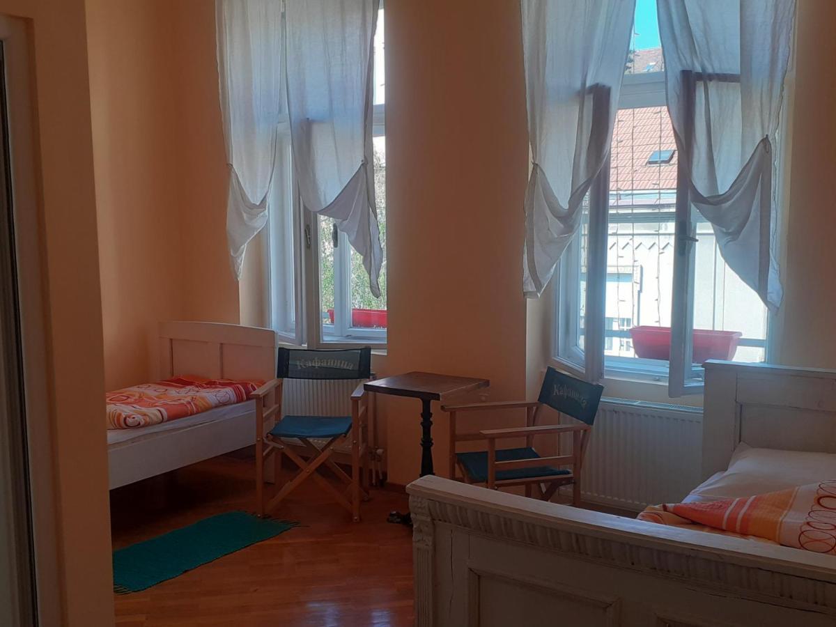 B&B Lakis&Takis Novi Sad Buitenkant foto