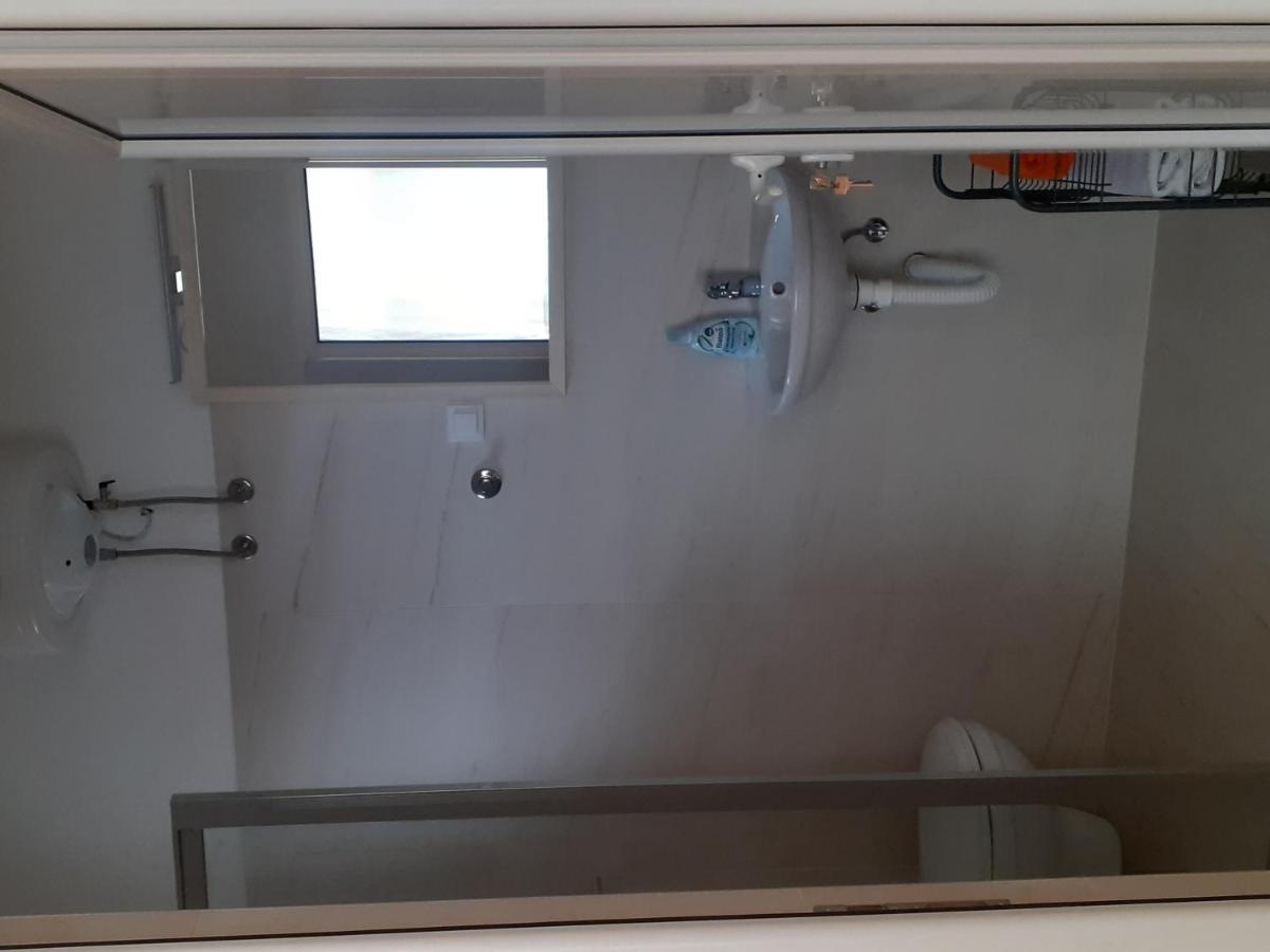 B&B Lakis&Takis Novi Sad Buitenkant foto