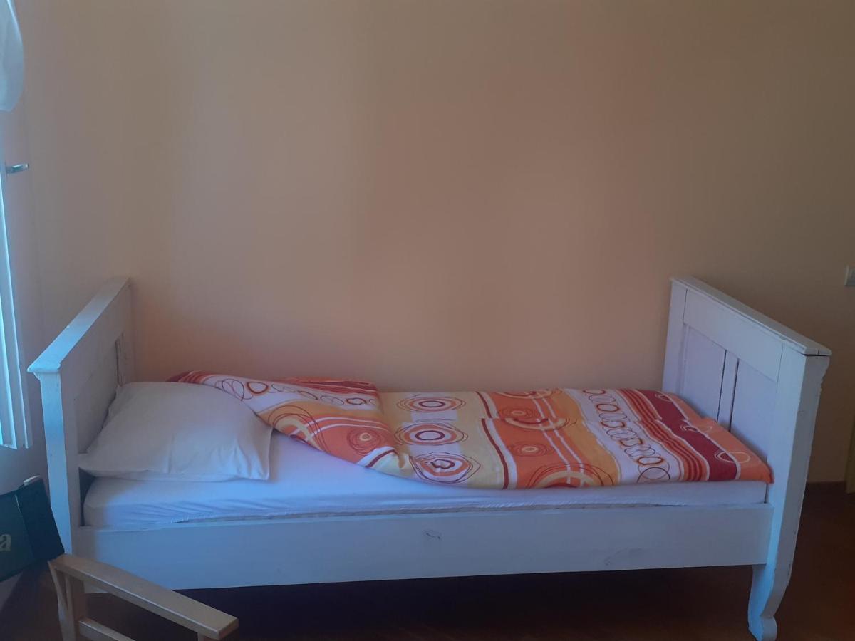 B&B Lakis&Takis Novi Sad Buitenkant foto